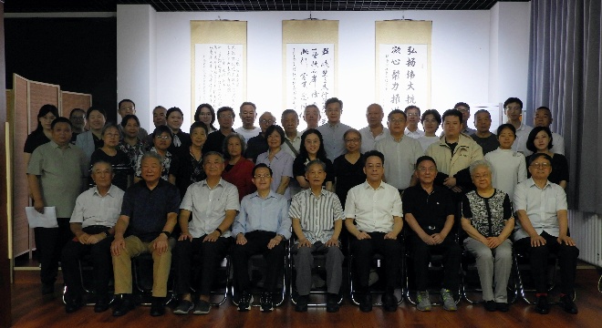 連小敏出席中國(guó)僑聯(lián)離退休黨員干部紀(jì)念抗戰(zhàn)勝利80周年書畫攝影展參觀活動(dòng)